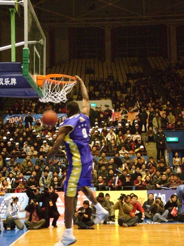 阿坎吉防守 阿坎吉防守